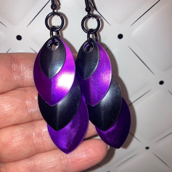 Earrings - Picture 2 of 3